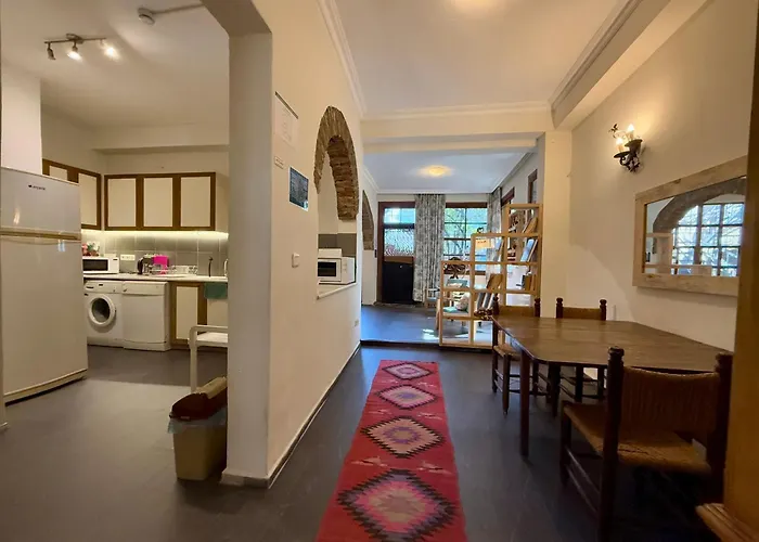 Old Town Cozy Villa In The Heart Of Antalya